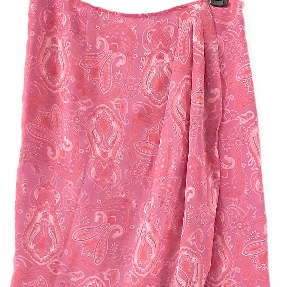 Worthington Woman's Skirt Size 12, Zip Closure, Lined and knee length.